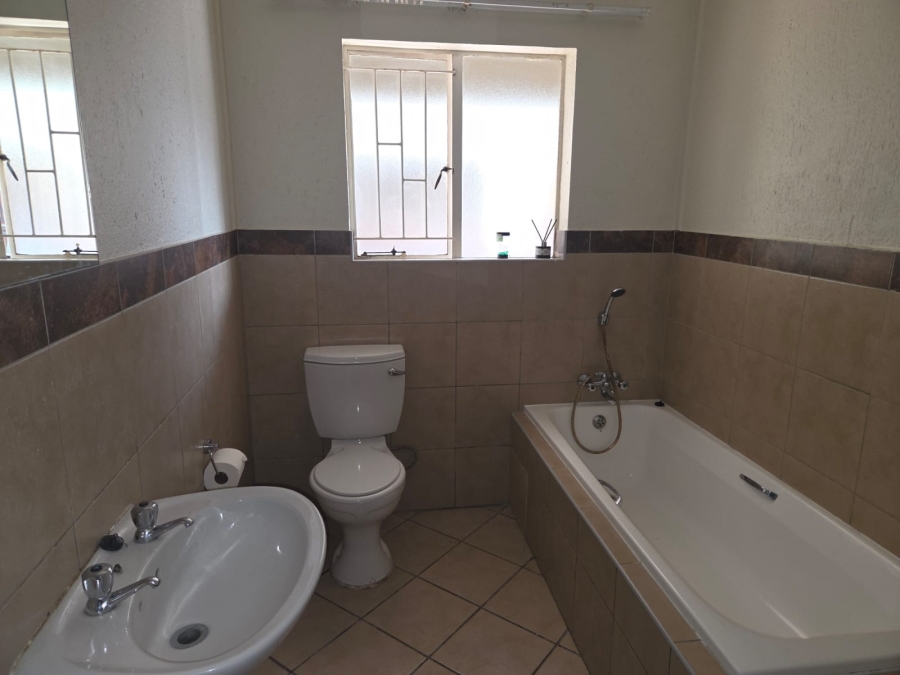 2 Bedroom Property for Sale in Rustenburg Central North West